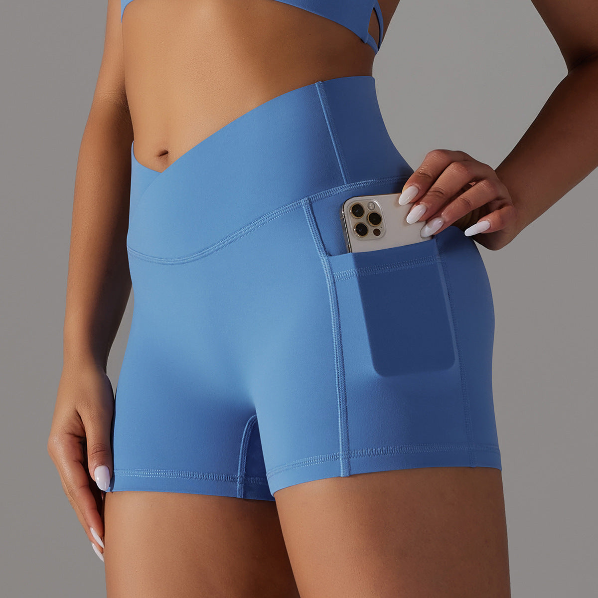 Spodenki fitness z kieszenią na telefon
